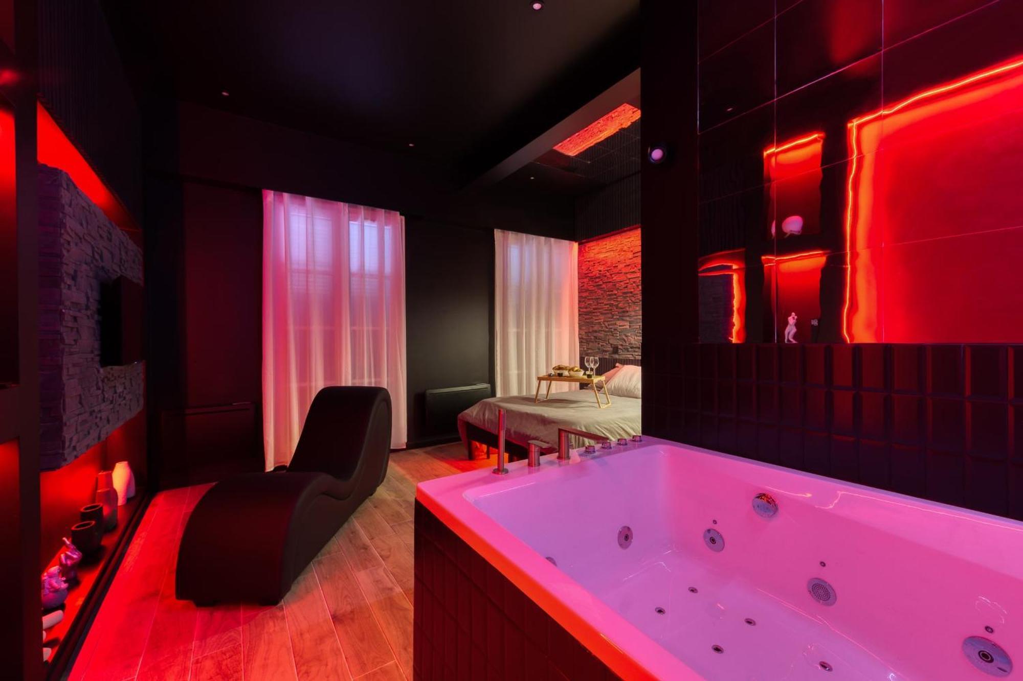 Suite Deluxe - Jacuzzi Мелюн Екстериор снимка