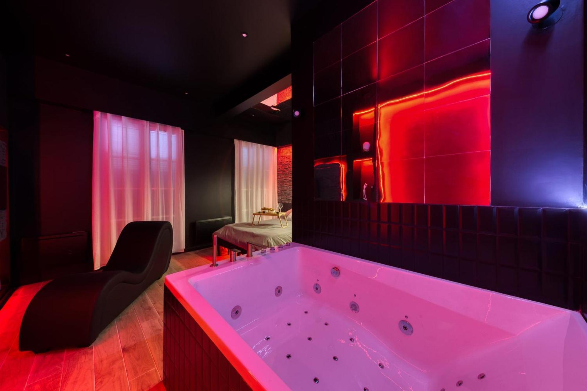 Suite Deluxe - Jacuzzi Мелюн Екстериор снимка